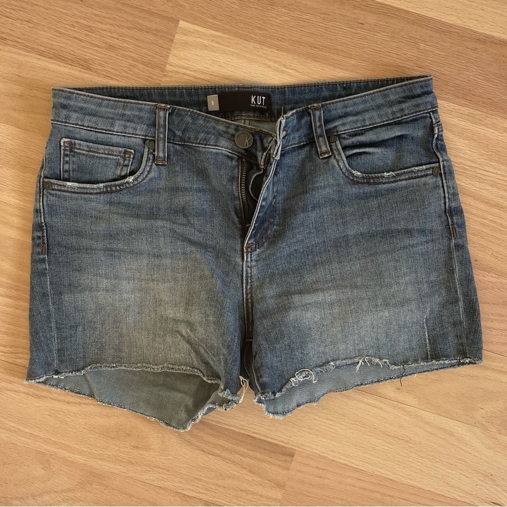 Kut from the Kloth Women's Distressed Blue Denim Shorts - Soft LIKE NEW Size 8